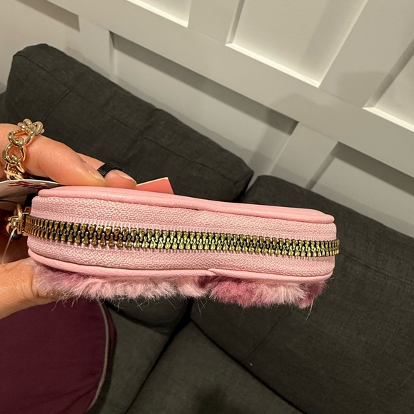 Juicy Couture Pink Heart-Shaped Furry Coin Purse - Picture 4 of 10